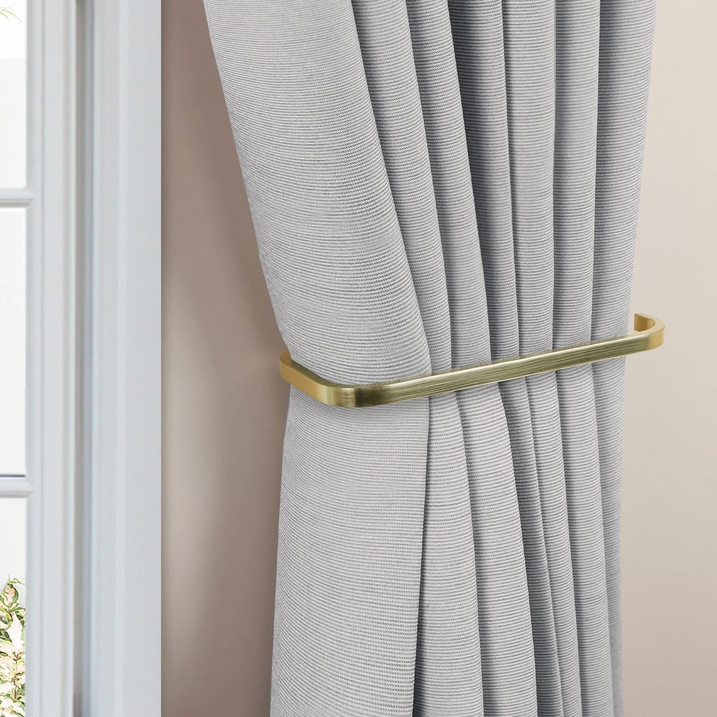 Curtain Hold-back  Perfect Blend of Elegance